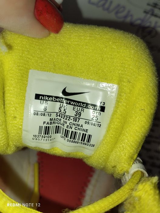 Жіночі кросівки фірми Nike ,39 розмір,25 см устілка -400 грн