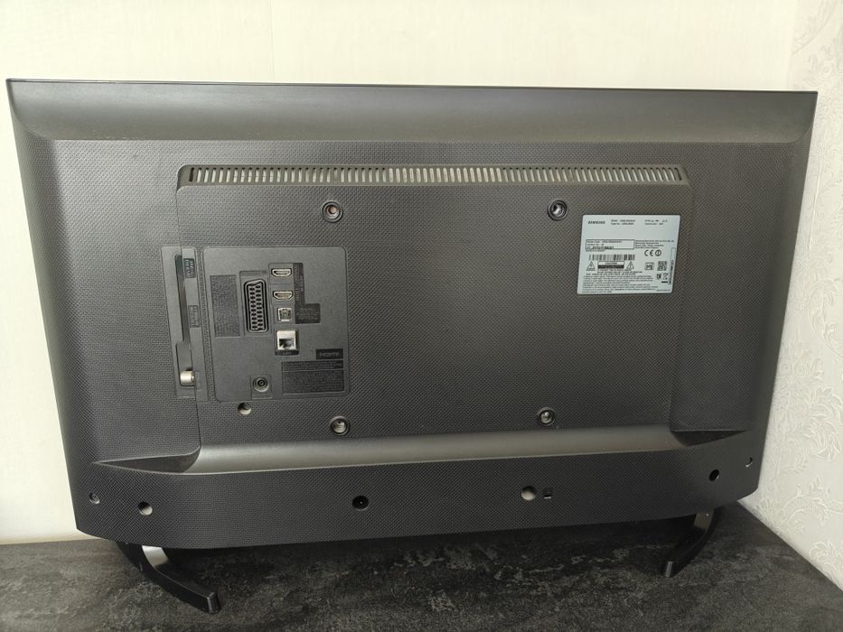 Лед (LED) телевізор Samsung UE32J5200AW