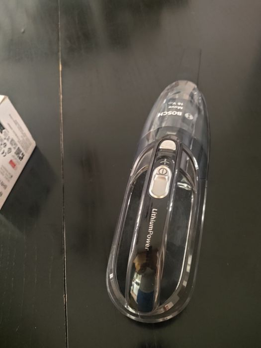 Aspirador de Mão Bosch BHN16L – 15 €