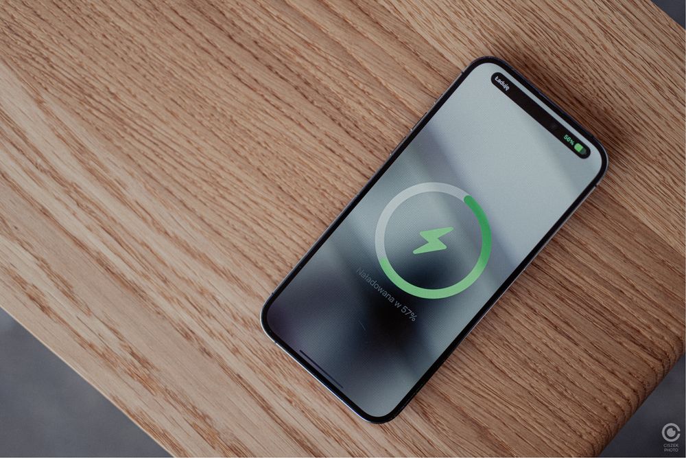 Szafki nocne - lity dąb - wbudowana ładowarka indukcyjna - NOAK