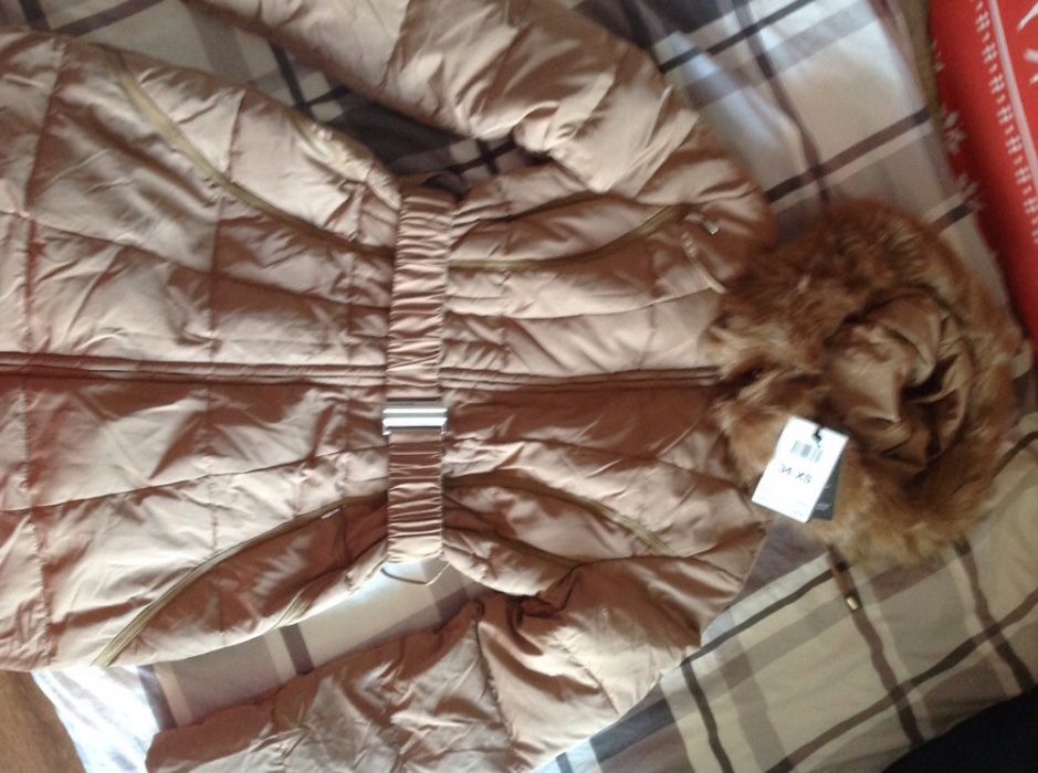 Новый длинный пуховик МЕХХ цвет горчично-бежевый размер М