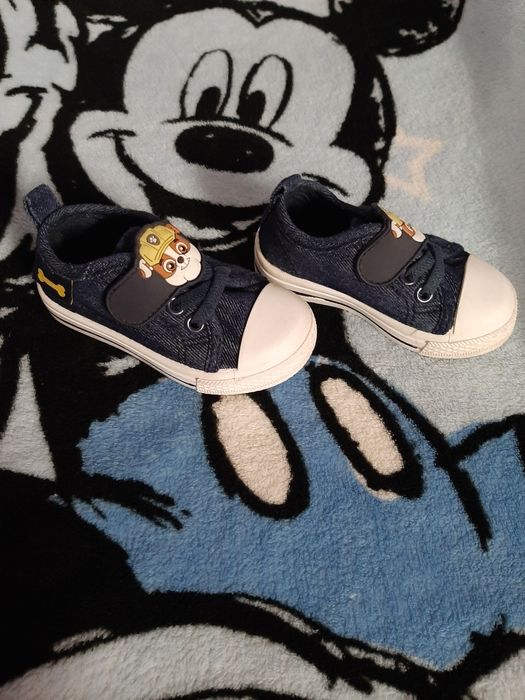 Sprzedam buciki dla chłopca rozmiar 21