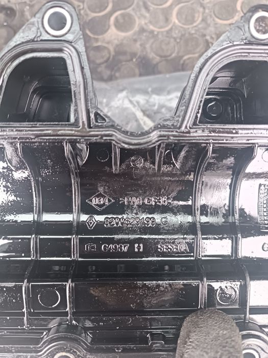 Клапанна кришка  Renault Megane 3