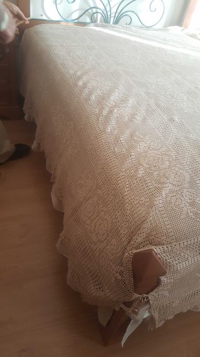 Colcha de renda feita à mao