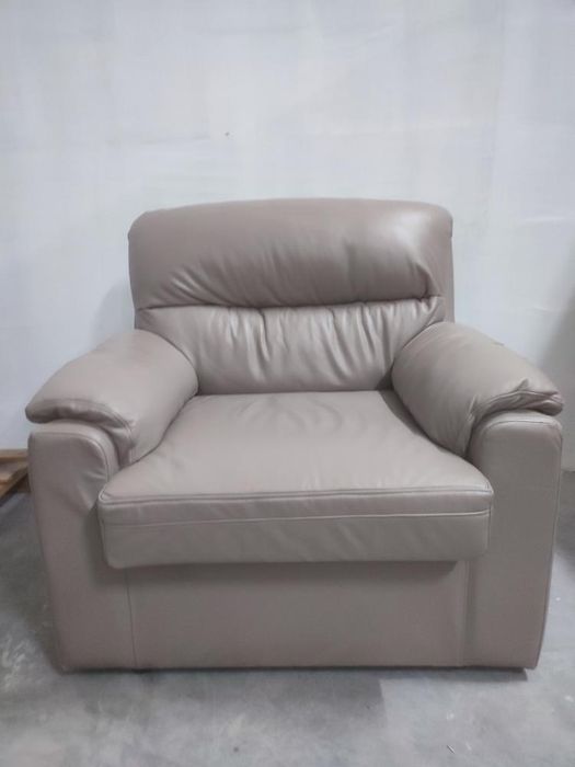 Шкіряний диван і крісло