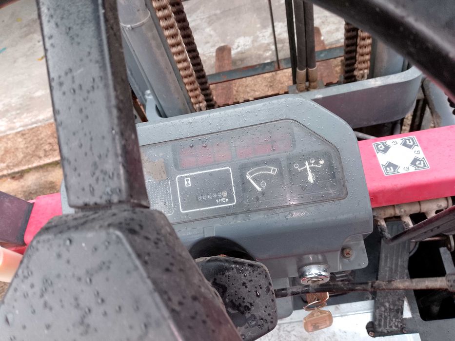 Empilhador Nissan 2500kg