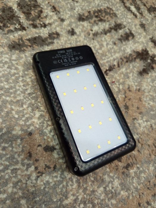 Повербанк с фонарем