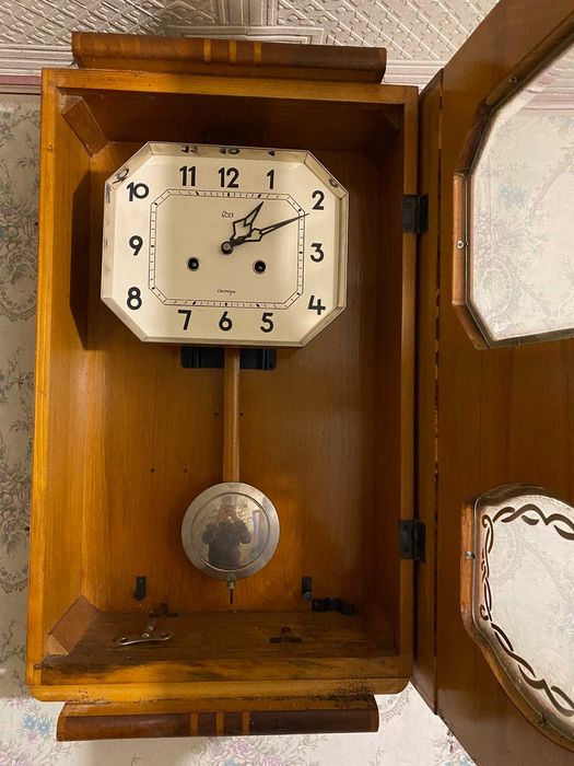 Годинник настінний маятниковий "Янтарь" з боєм 1961 р.