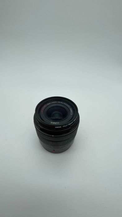 APARAT OLYMPUS OM-D E-M1 MK1,GVario 14-42mm f/3.5-5.6, dużo akcesoriów