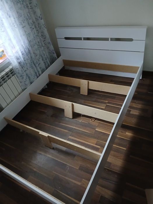 Ліжко,кровать, б/у , розмір 215х145см