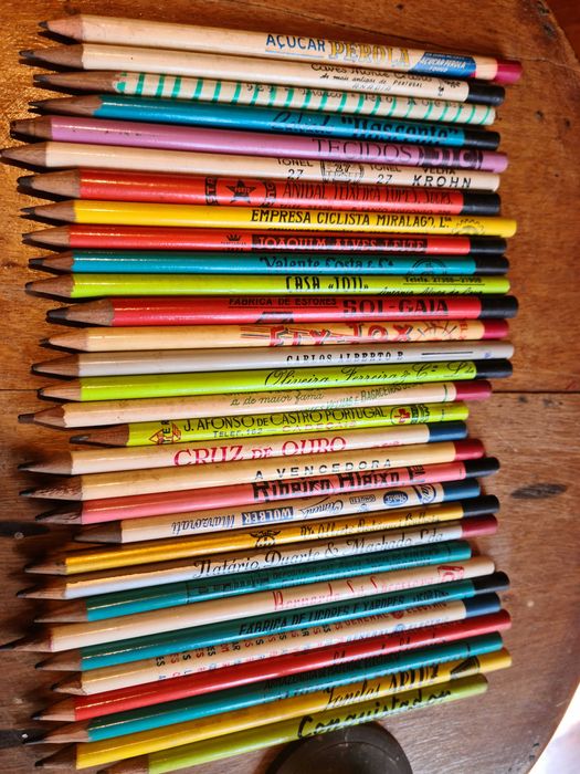Colecção de lápis de publicidade antigos