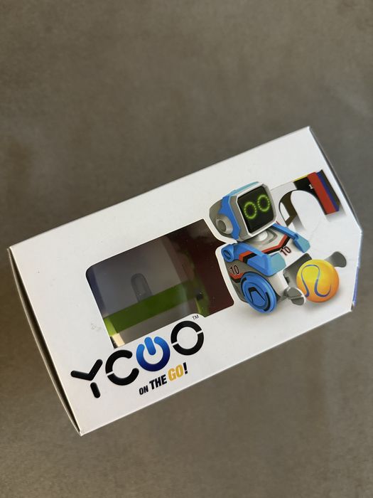 Іграшка YCOO Робот-Футболіст silverlit kickabot