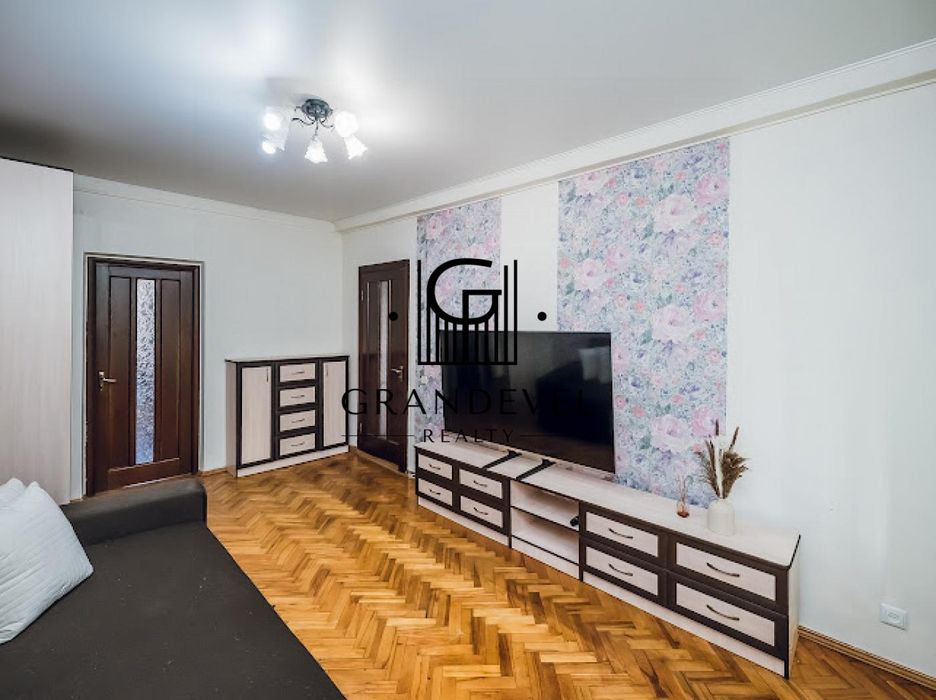 Продам 2к квартиру по вул. Ушинського, Чоколівка, радіоринок, Київ