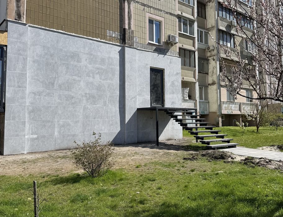 Оренда фасадного приміщення 16 м2 вул. Оноре де Бальзака, 58