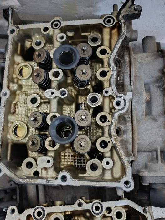Двигун Subaru forester 2.5