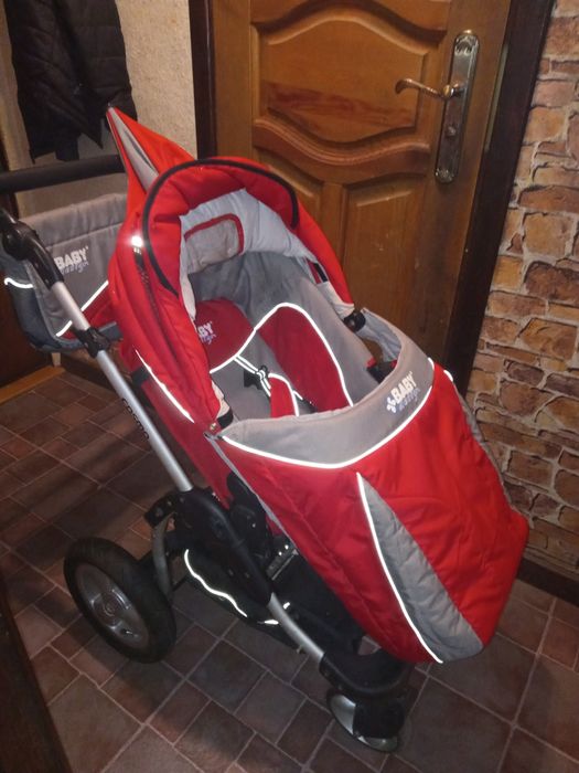 Wózek głęboki i spacerowka 2w1 mieści się do każdego auta