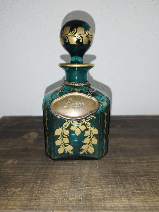 Pequena Garrafa de licor em vidro