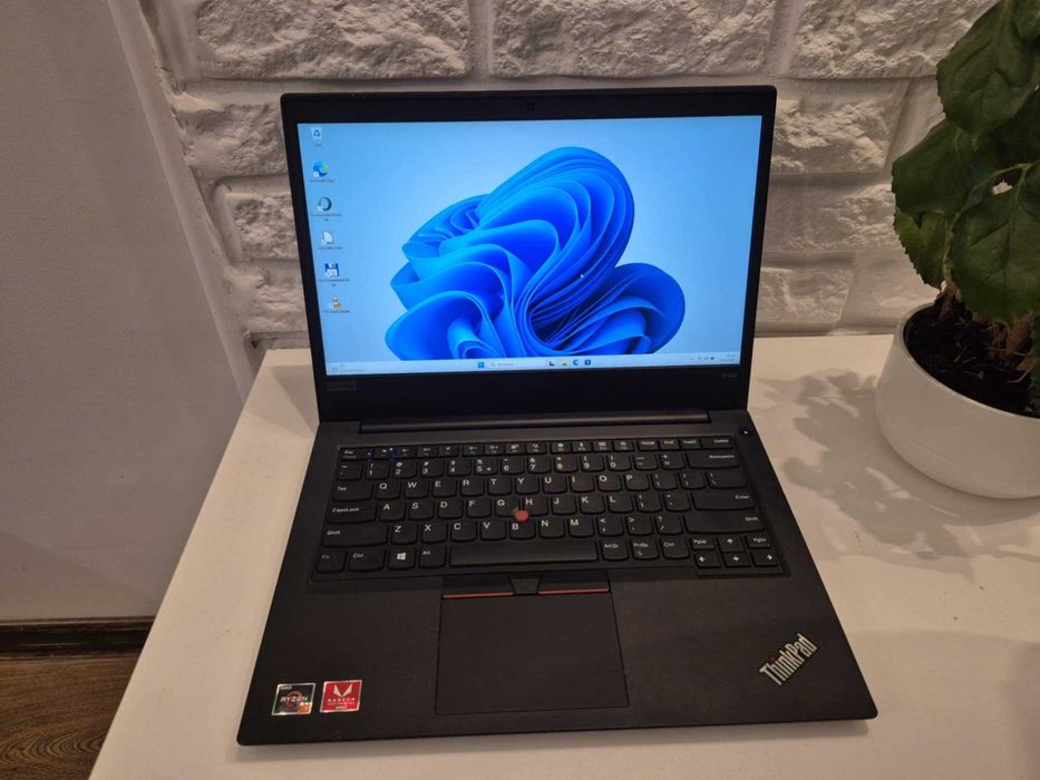 MOCNY Lenovo ThinkPad Ryzen7/16gbDDR4/256SSD/Vega10/BateriaOK