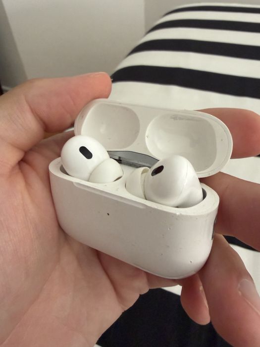 AirPods Pro Apple