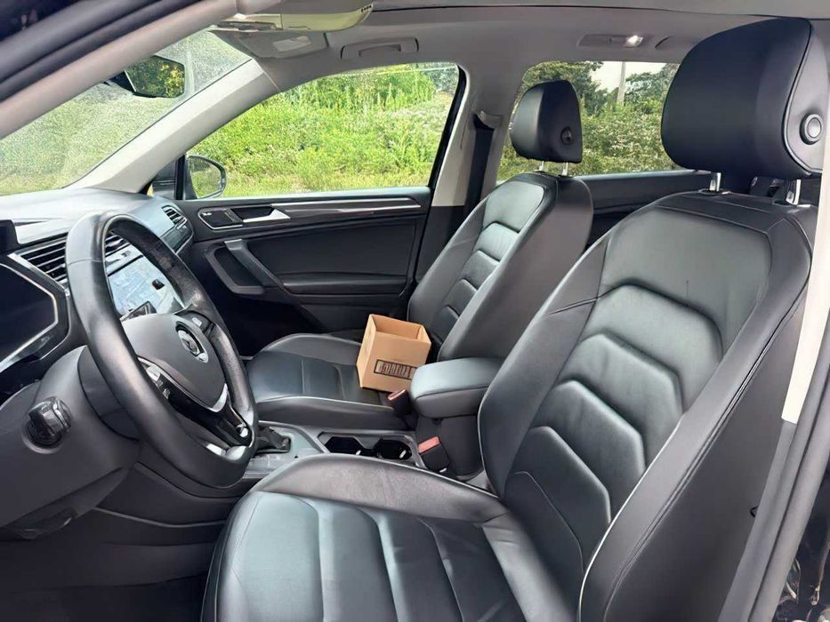 Volkswagen Tiguan 2.0T SEL Premium      2019