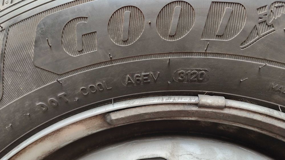 Opona 215/65R16C GOODYEAR EFFICIENT GRIP CARGO 106/104H 8,3mm 2020r x1