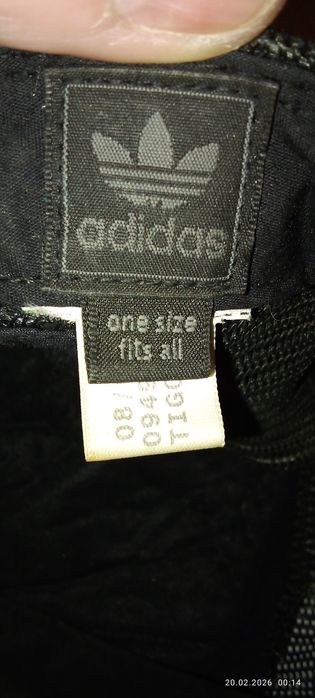 Бейзболка Adidas немного вигарела ,торг,ваша ціна пишіть!