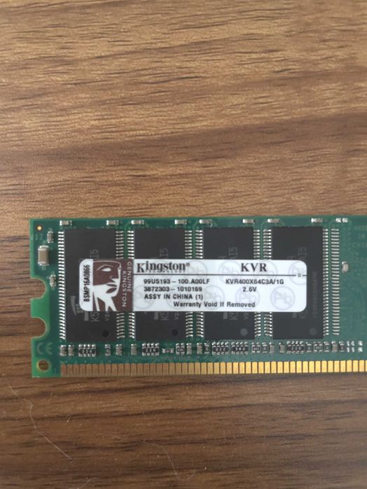 Memórias RAM DDR400, 2GB (2x 512MB + 1x 1GB)64551591266817123
