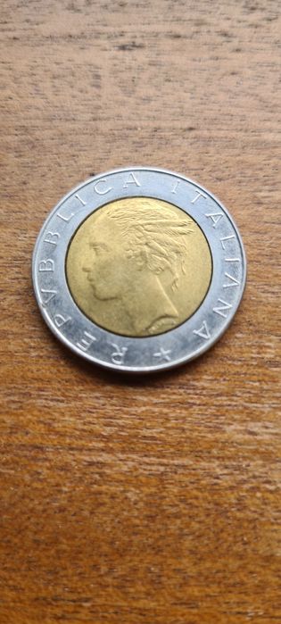 Modas 20 centimos raras em estado razoável.. e moeda de 500 L