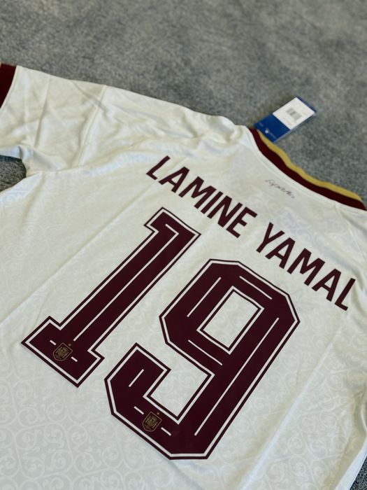Spain Away World Cup 2026 Jersey - Lamine Yamal 19