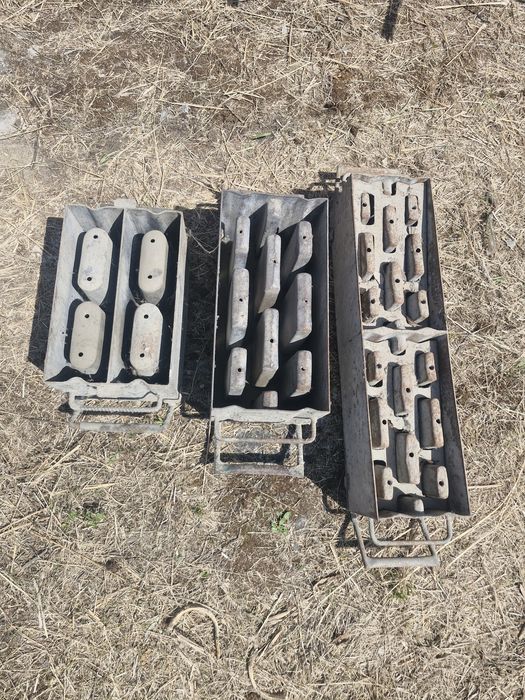 Вібростіл та форми для блоків