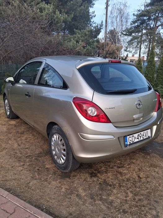 Opel corsa D 1.2 2009