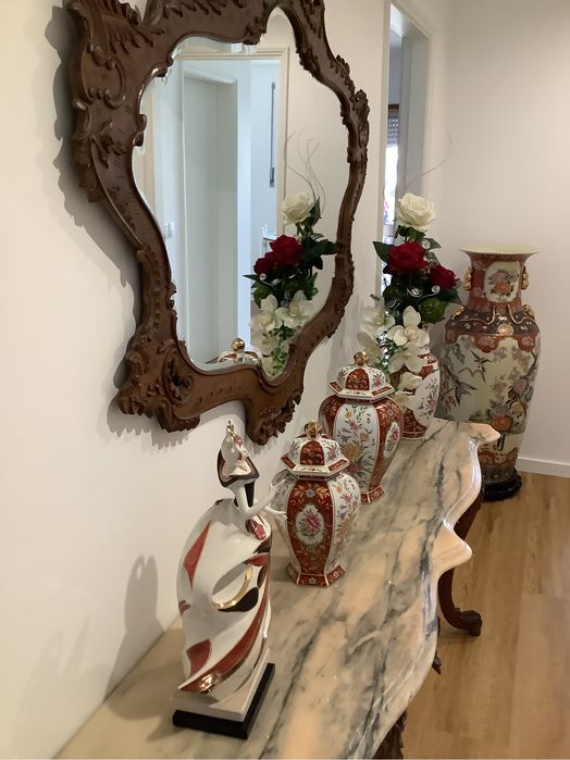 Credencia com espelho toda trabalhada a mao