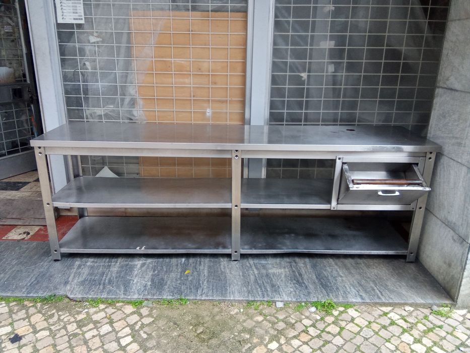 Bancada em inox para máquina de café