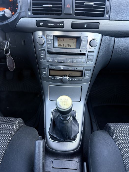 TOYOTA AVENSIS -2.0 126 cv   - DIESEL  - 1 Dono - NACIONAL - PINTURA  NOVA