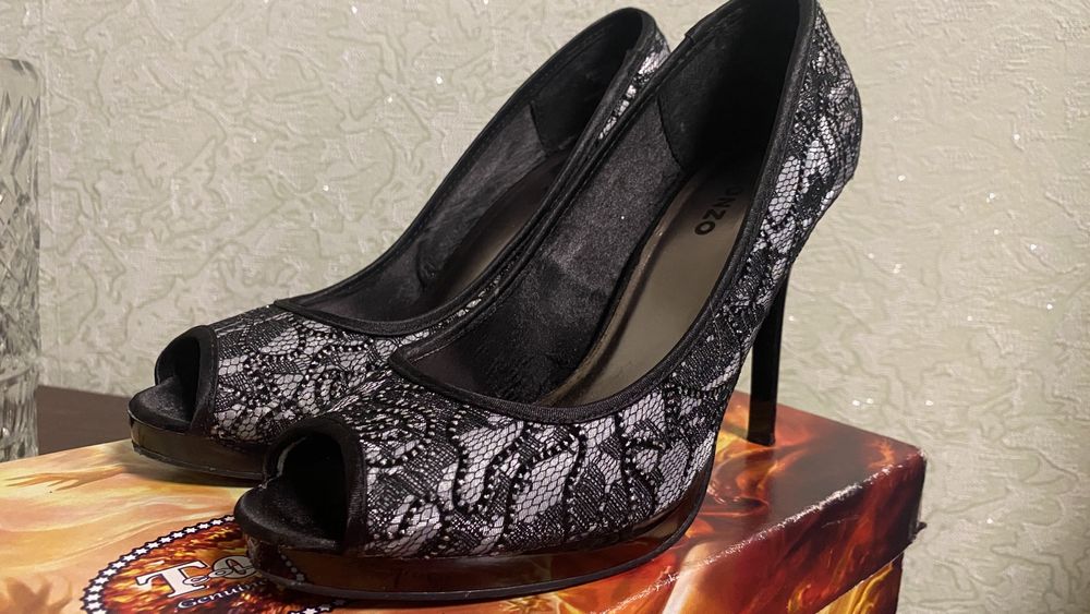 Туфли с открытым носком