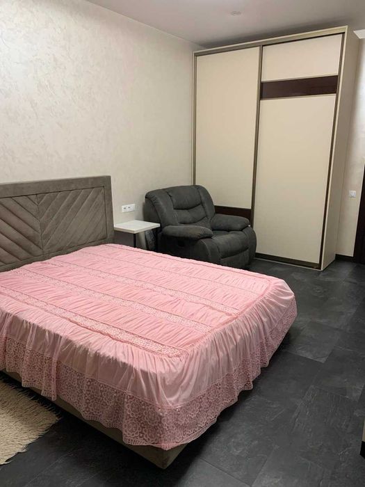 Продается 2-х ком квартира на 97 квартале проспект Университетский