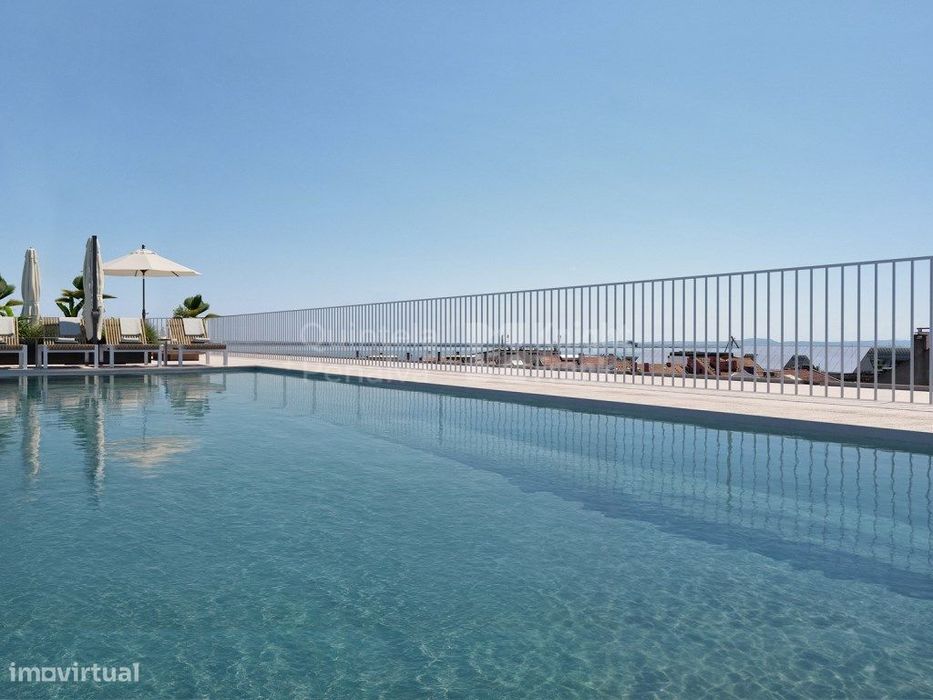 Apartamento T2 com varanda e piscina comum em Marvila, Lisboa
