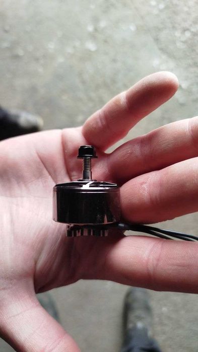 Двигун для дронів