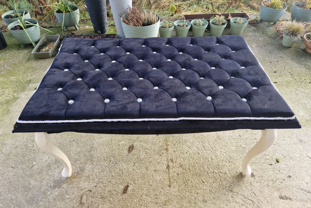 Luksusowa ławka tapicerowana glamour – pikowany welur, styl klasyczny