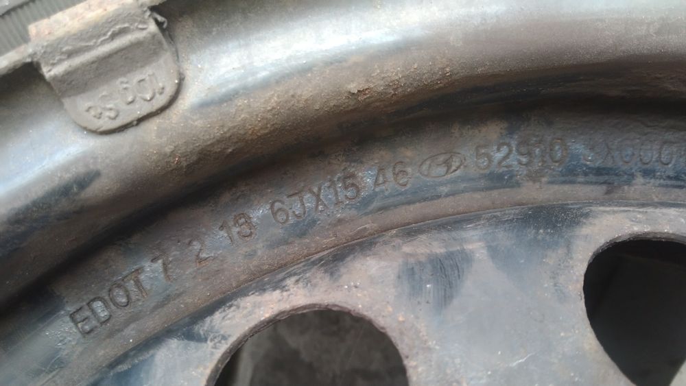 Продам шини з металевими дисками  195/65R15