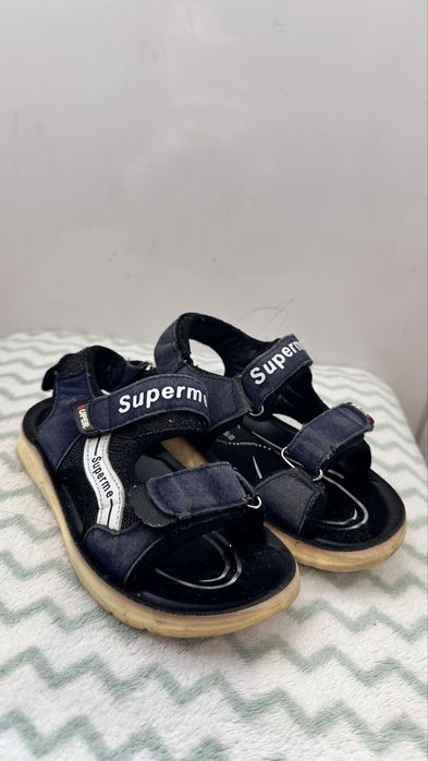 Продам набір дитячого взуття