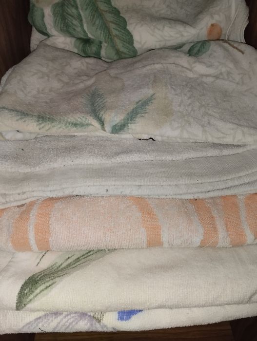 Махровые полотенца , постельное белье