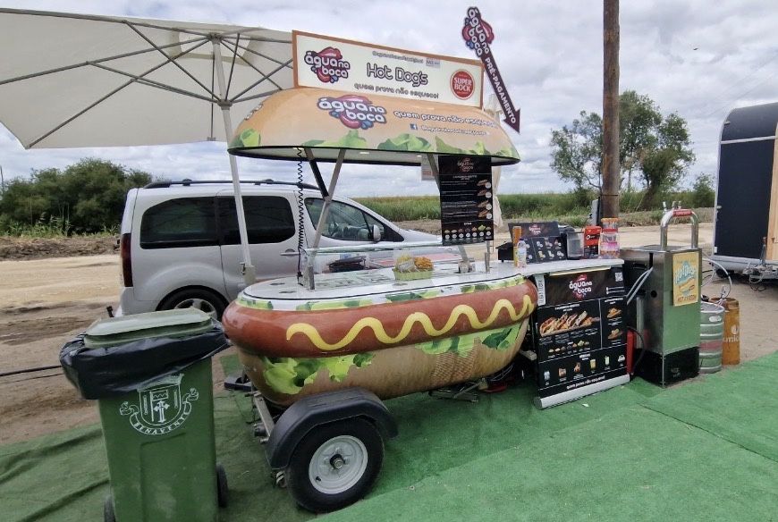 Food truck hot dog