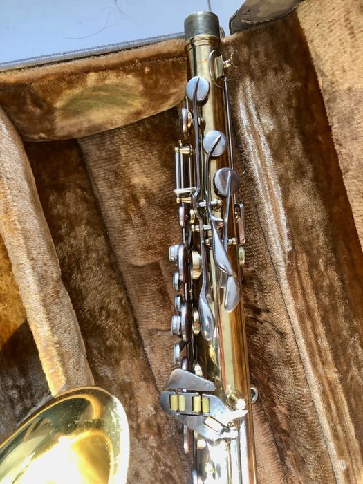 Saxofone tenor Conn 10M naked lady