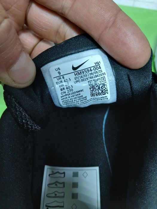 Чоловічі бігові кросівки Nike Run Defy HM9594-004.