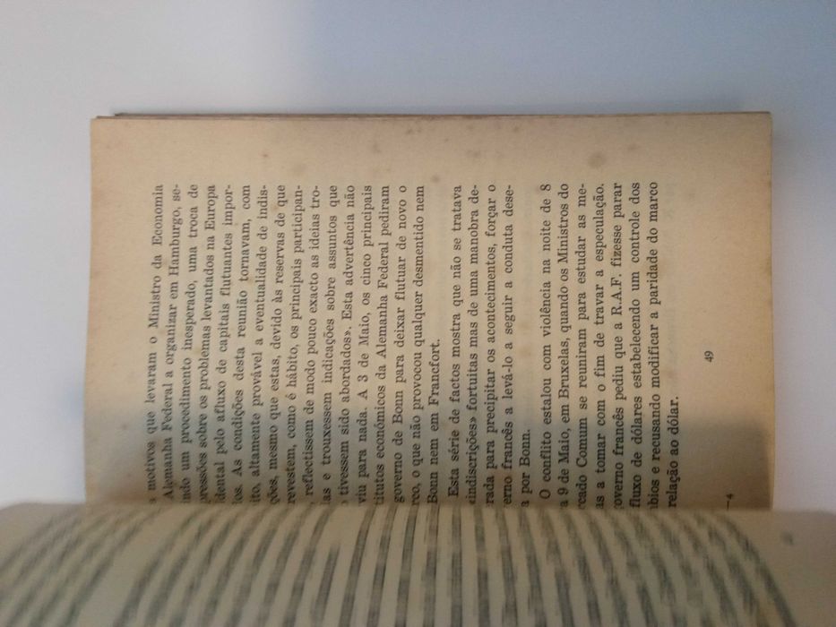 Labirinto Monetário, de Henri Claude