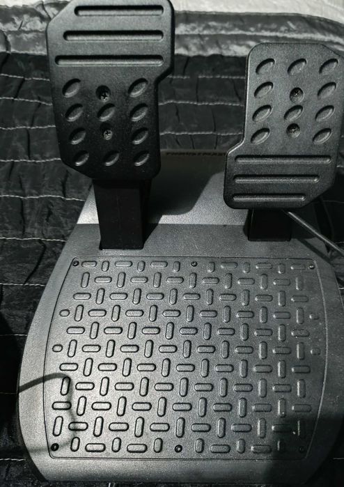 Volante + Pedais Thrustmaster T80 Ferrari 488 GTB Edition PS5/PS4/PC