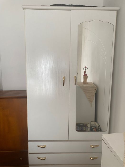 Mobília de quarto em excelente estado