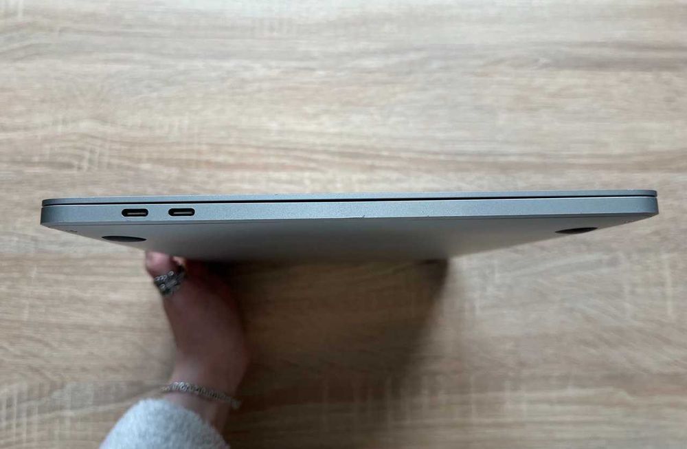 MacBook Pro 13 2019 | i5 • 8Gb • 128Gb