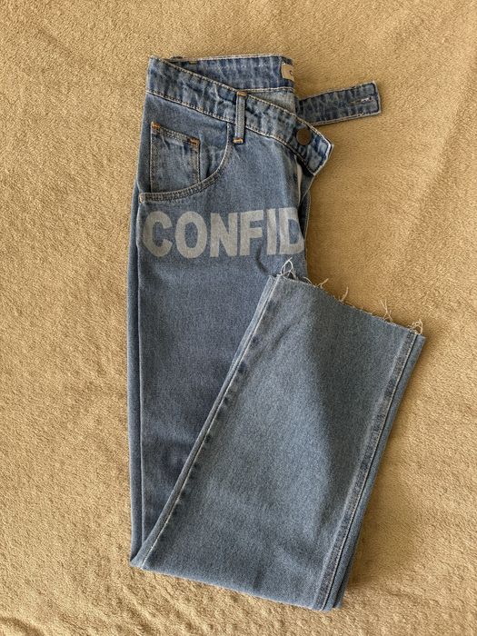 Джинси CHER’17 з написом CONFIDENTIA